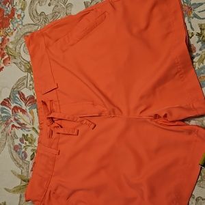 XL womens Magellan outdoor shorts. Lightweight polyester. Wash and wear.